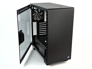 高質感鋼金屬面板、通爽對流設計 Corsair Carbide 400C 特大側透機箱