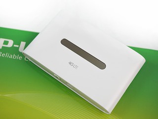 白色簡約設計、外遊上網必備 TP-LINK M7300-v2 Pocket WiFi 