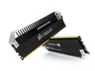 DDR4-3000 C15 16GB Kit CORSAIR Dominator Platinum DDR4系列