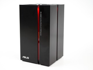 紅黑色盒子像是帶著神秘 ASUS RP-AC68U 雙頻無線擴展器