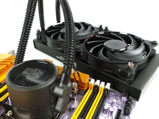 創新 Dual-Chamber 設計 Cooler Master MasterLiquid Pro 240