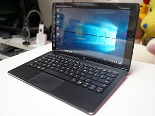 外出、家中及辦公室一機辦妥 TREKSTOR SurfTab Duo W2