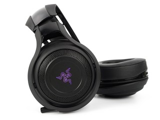 14 小时电池续航 不受接线牵挂 RAZER MANO'WAR 无线 7.1 声道耳机