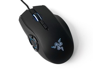 一「指」關七、招式指令一觸即發 RAZER NAGA HEX v2 電競滑鼠