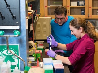 1立方毫米存12萬GB 數據資料 Microsoft 發表 DNA 嶄新儲存技術