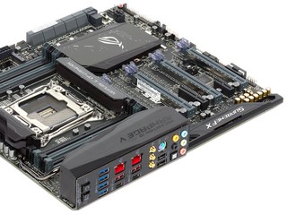 ROG國慶10週年版 ASUS ROG Rampage V Edition 10主機板