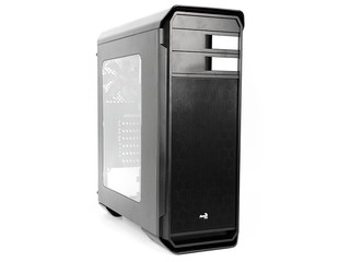 造型簡單實用、通風散熱無難度 Aerocool AERO-500 ATX-Tower 機箱