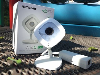 追加 Power over Ethernet NETGEAR Arlo Q Plus 網絡攝影機