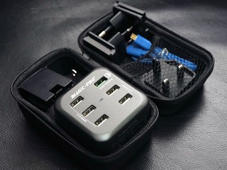 獲 QC 2.0 認證 可同時為 6 組裝置充電 Magic-Pro ProMini 6TQ 旅行充電器 獲 QC 2.0 認證 可同時為 6 組裝置充電 Magic-Pro ProMini 6TQ 旅行充電器