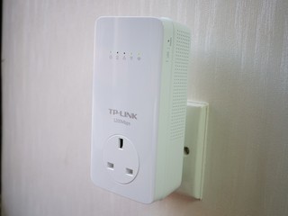 HomePlug V2 +AC1200 無線傳輸 TP-Link TL-WPA8630P 多合一套裝