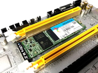3D NAND 顆粒、M.2 版本 ADATA SU800 512GB M.2 SSD