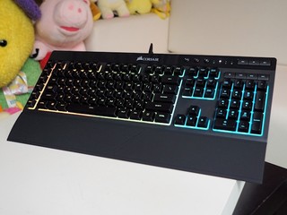 額外六組可編程按鍵  Corsair K55 RGB 電競鍵盤