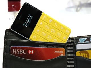 小巧樸素 具備最基本手機功能 Talkase T3 超薄智能卡片手機
