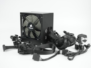 半模組化設計 80+金牌轉換率 CORSAIR TX650M 電源供應器