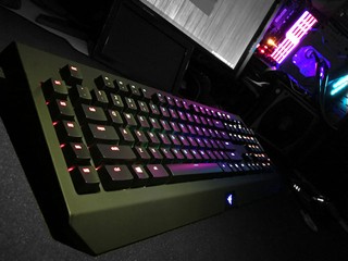 45g 觸發力、高速撃發間隔 RAZER BlackWidow Chroma V2 橙軸版本
