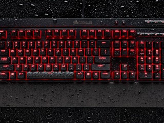 IP32 評級 具抗塵防潑水能力 CORSAIR K68 機械遊戲鍵盤
