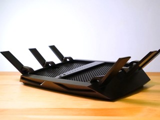 NETGEAR 三頻無線 MU-MIMO 路由器 Nighthawk X6S R8000P 登場