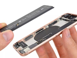 外媒 iFixit 率先拆解 iPhone 8!! 電池容量比 iPhone 7 更小