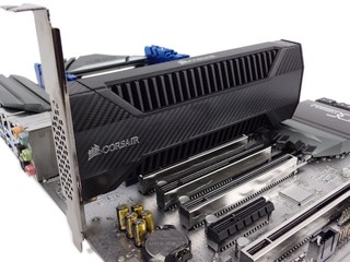 高達 300K/270K 隨機讀寫 CORSAIR Neutron NX500 NVMe PCIe SSD