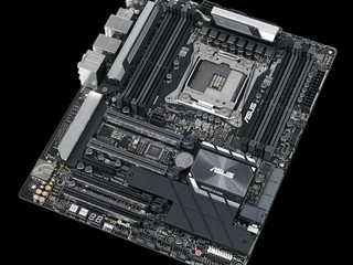 改用 Intel C422 晶片、支援 ECC 記憶體 ASUS WS C422 PRO SE 工作站級主機板