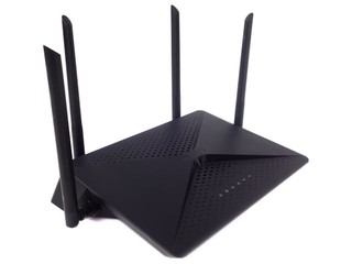 4x4 MU-MIMO、5dBi 天線 x 4 D-Link EXO DIR-882 AC2600 路由器