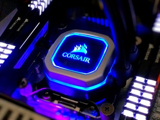 磁浮風扇、RGB 水冷頭 CORSAIR Hydro H150i PRO RGB