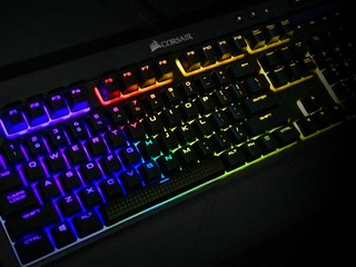 IP32防護 + RGB光效 CORSAIR K68 RGB 機械鍵盤