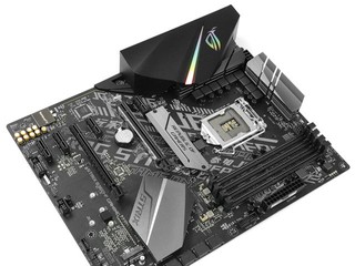 全新 Intel B360 系統晶片 ASUS ROG STRIX B360-F Gaming