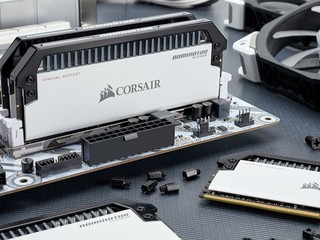 2 x 16GB / 4 x 8GB DDR4-3466 套裝 CORSAIR Dominator Platinum  特別版 CONTRAST 