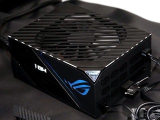 撈過界!! ASUS ROG 出電源供應器 ROG THOR 1200W 加入 OLED 顯示屏 撈過界!! ASUS ROG 出電源供應器 ROG THOR 1200W 加入 OLED 顯示屏