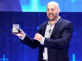 28 核心怪獸 CPU 反擊 AMD!!  Intel 40 週年版 Core i7-8086K 正式發佈