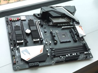 一體式 I/O 擋版加強防護 GIGABYTE B450 AORUS PRO WIFI 主機板