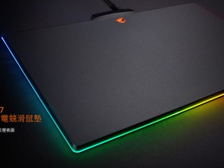 1677 萬色 RGB 炫光  點亮您的桌面!! GIGABYTE AORUS P7 RGB 電競滑鼠墊