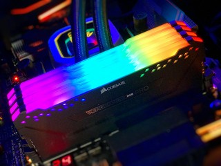 iCUE 極致 RGB 燈控 CORSAIR Vengeance RGB PRO 記憶體