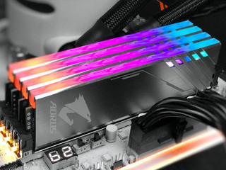 抵玩 !! 買 2 條送 2 條* GIGABYTE AORUS RGB 記憶體模組 抵玩 !! 買 2 條送 2 條* GIGABYTE AORUS RGB 記憶體模組