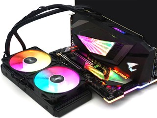 一體水冷、240mm 冷排 AORUS GeForce RTX 2080 Xtreme WaterForce