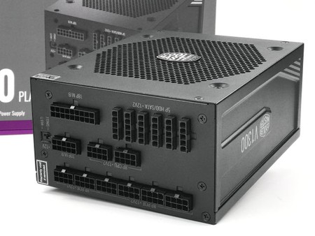 可變12V+ Rail、TRM 散熱技術Cooler Master V1300 Platinum PSU - 電腦