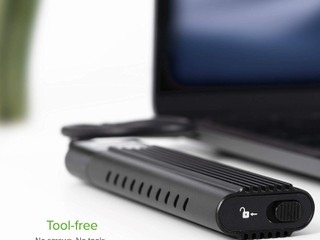 【USB-A、USB-C 雙兼容 最高 10 Gb/s 傳輸】 Plugable USB 3.1 Gen 2 NVMe SSD 外置硬盤盒
