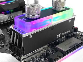 ARGB 冷頭、Hynix C-Die Thermaltake WaterRam RGB 水冷記憶體