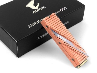 極速 5GB/s、雙面銅散熱器 GIGABYTE AORUS NVMe Gen4 M.2 SSD