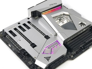 水啦 !! 全球限量 999 片 ASROCK X570 AQUA 水冷主機板 水啦 !! 全球限量 999 片 ASROCK X570 AQUA 水冷主機板