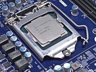 10 Cores / 20 Threads、LGA 1200 接口 Intel 下代 Core i9-10900 ES 處理器實測