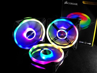 雙面四環、34 顆 RGB LED CORSAIR iCUE QL120 RGB 12cm PWM 風扇 雙面四環、34 顆 RGB LED CORSAIR iCUE QL120 RGB 12cm PWM 風扇