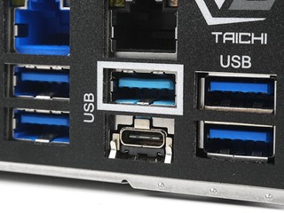 ASRock Z490 Taichi 主機板 開箱