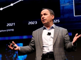 7nm 搞唔掂要搵「三星、台積電」幫手!? Intel CEO : 必要時將放棄自家生產 CPU