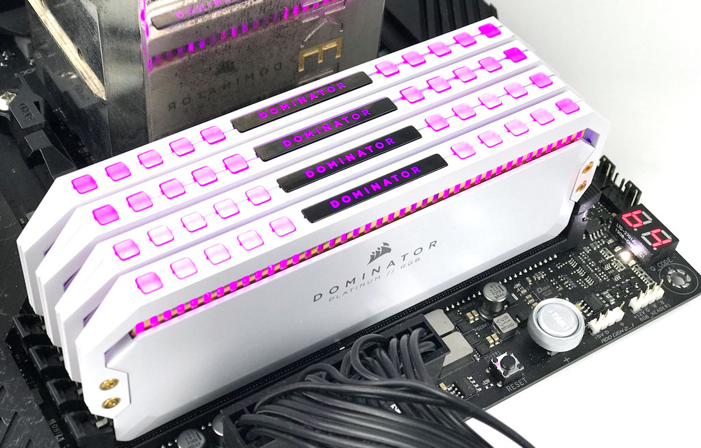 白色AMD 版本、E-Die 顆粒? CORSAIR Dominator Platinum RGB D4-3200