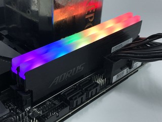 神鷹 RAM 二代目登場 AORUS RGB MEMORY D4-4400 記憶體