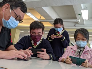 老人家打機一樣可以好勁!! 《荒野亂鬥》長幼電競 PK 賽