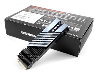 7GB/s 極速、奈米碳塗層散熱 GIGABYTE AORUS Gen4 7000s SSD 1TB 7GB/s 極速、奈米碳塗層散熱 GIGABYTE AORUS Gen4 7000s SSD 1TB