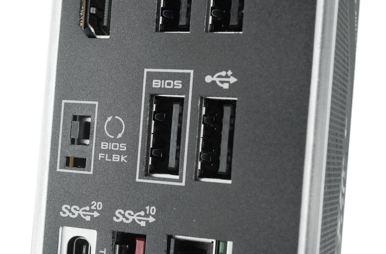 ASUS ROG STRIX Z590-I GAMING WIF